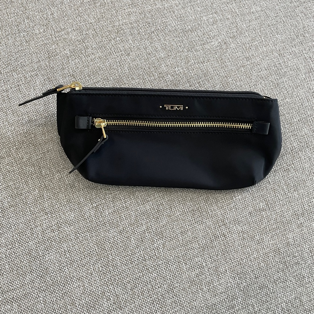 AUTHENTIC brand new no tags Tumi Belt bag!